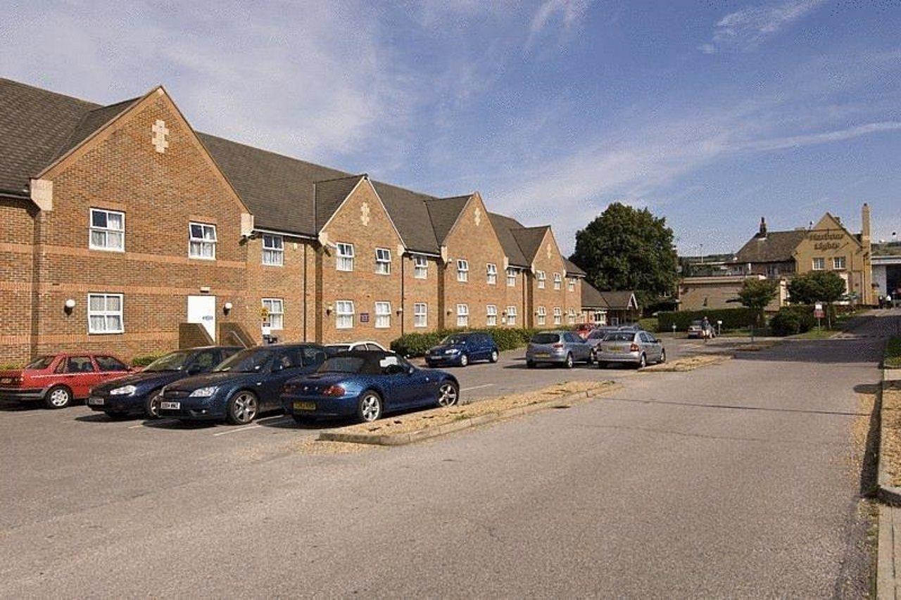 Premier Inn Portsmouth North Harbour Ngoại thất bức ảnh