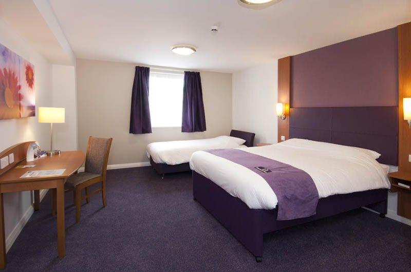 Premier Inn Portsmouth North Harbour Ngoại thất bức ảnh